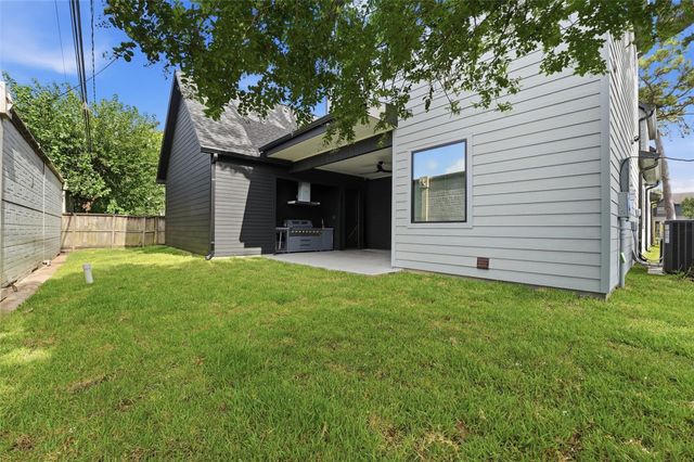 519 W 30th Street, Houston, TX 77018