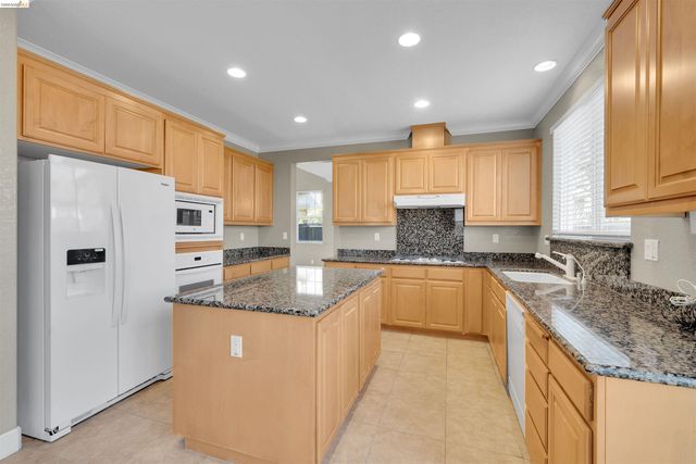 1525 Coleridge Way, Discovery Bay, CA 94505