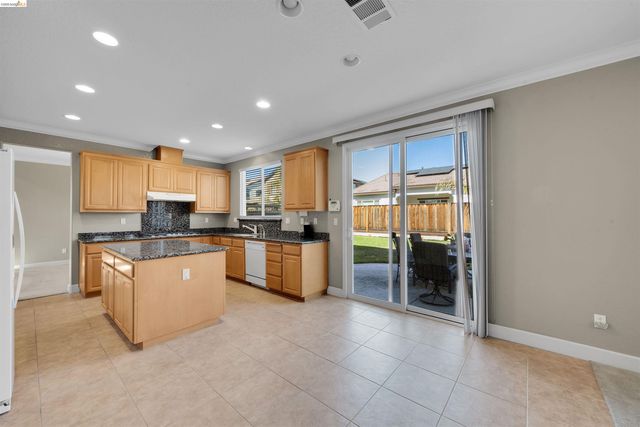 1525 Coleridge Way, Discovery Bay, CA 94505