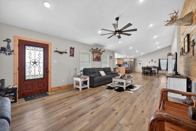 2444 Vz County Road 2813, Mabank, TX 75147