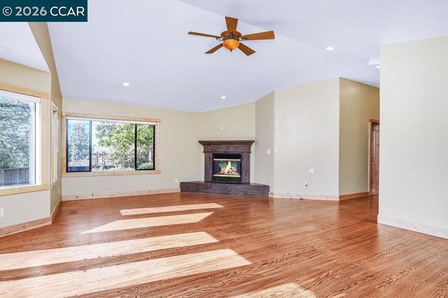 5308 Vista Point Ct, Concord, CA 94521