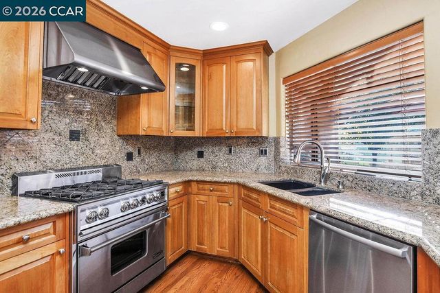 5308 Vista Point Ct, Concord, CA 94521