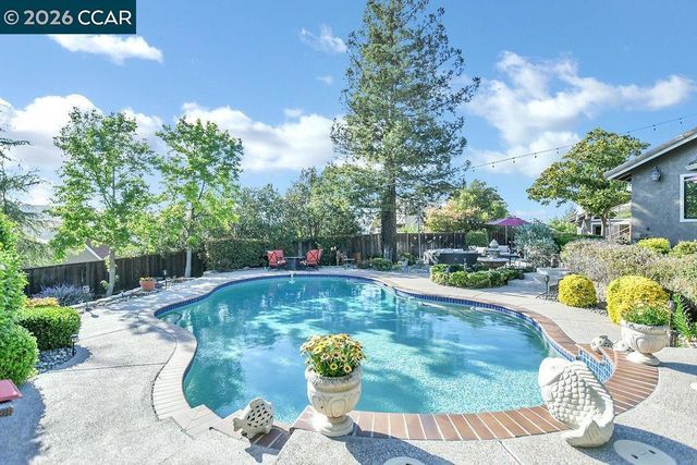 5308 Vista Point Ct, Concord, CA 94521