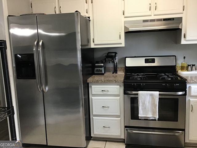 40 Belmont Park Lane, Ellenwood, GA 30294