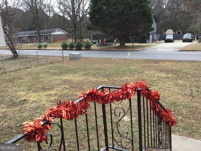 40 Belmont Park Lane, Ellenwood, GA 30294