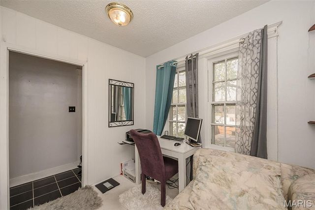 6775 Chamberlain Avenue, University City, MO 63130