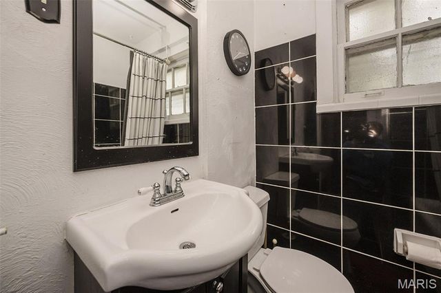 6775 Chamberlain Avenue, University City, MO 63130