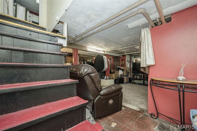 6775 Chamberlain Avenue, University City, MO 63130