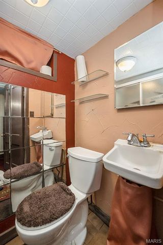 6775 Chamberlain Avenue, University City, MO 63130