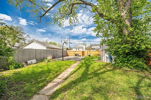 6775 Chamberlain Avenue, University City, MO 63130