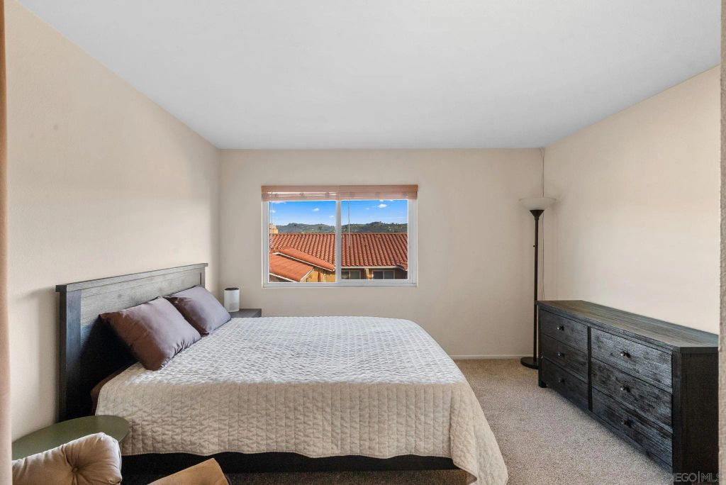 Image 11 of property listing at 31909 Del Cielo Este Unit 3, Bonsall, CA 92003