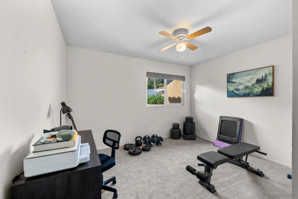 Image 14 of property listing at 31909 Del Cielo Este Unit 3, Bonsall, CA 92003
