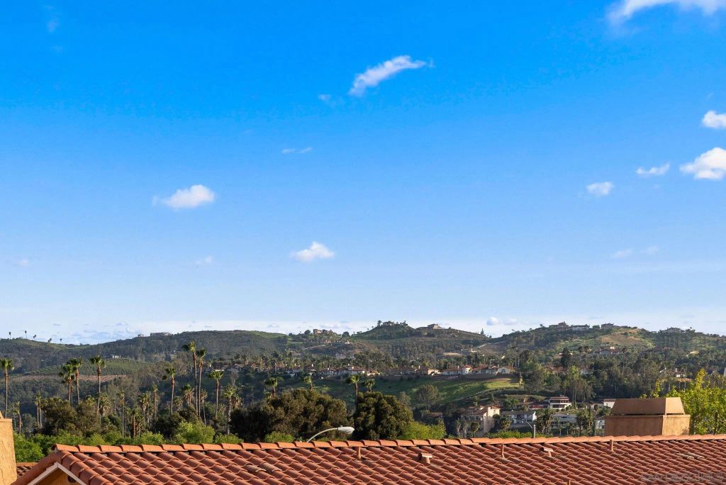 Image 19 of property listing at 31909 Del Cielo Este Unit 3, Bonsall, CA 92003