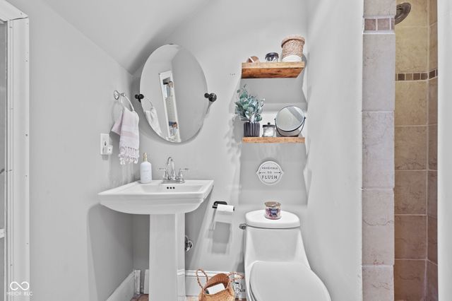 400 W Main Street, Greenwood, IN 46142