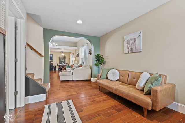 400 W Main Street, Greenwood, IN 46142