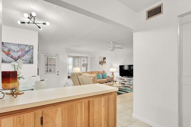 309 Knotty Pine Circle A-1, Greenacres, FL 33463