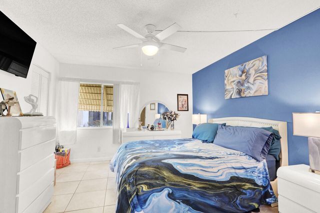 309 Knotty Pine Circle A-1, Greenacres, FL 33463