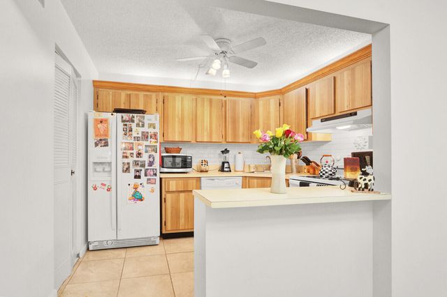 309 Knotty Pine Circle A-1, Greenacres, FL 33463