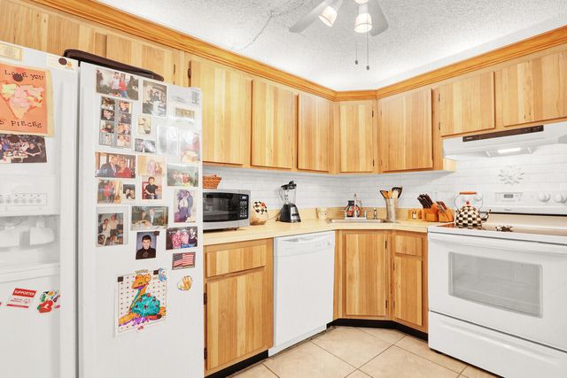 309 Knotty Pine Circle A-1, Greenacres, FL 33463