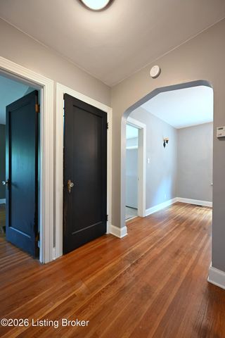 2545 Ridgewood Ave, Louisville, KY 40217
