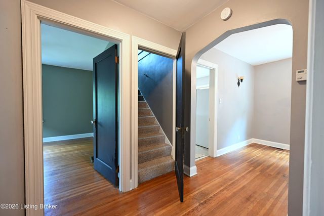 2545 Ridgewood Ave, Louisville, KY 40217