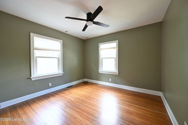 2545 Ridgewood Ave, Louisville, KY 40217