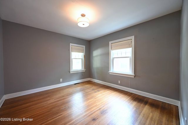2545 Ridgewood Ave, Louisville, KY 40217