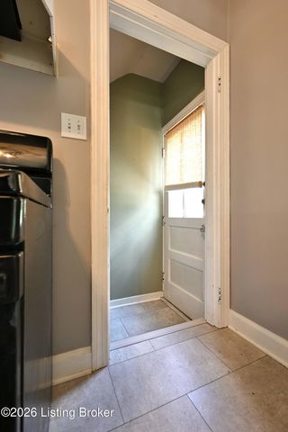 2545 Ridgewood Ave, Louisville, KY 40217