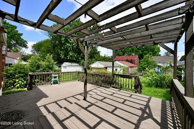 2545 Ridgewood Ave, Louisville, KY 40217