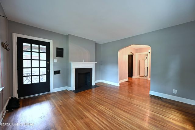 2545 Ridgewood Ave, Louisville, KY 40217