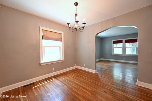 2545 Ridgewood Ave, Louisville, KY 40217