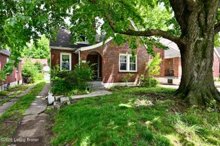 2545 Ridgewood Ave, Louisville, KY 40217