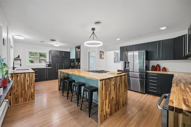 2146 Treehaven Drive, Kalamazoo, MI 49008