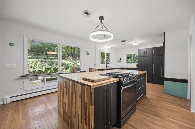 2146 Treehaven Drive, Kalamazoo, MI 49008