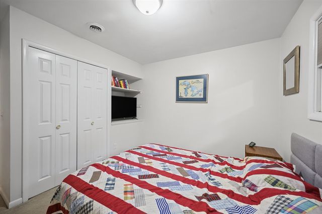 2146 Treehaven Drive, Kalamazoo, MI 49008