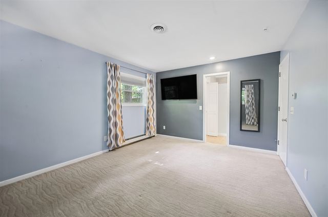 2146 Treehaven Drive, Kalamazoo, MI 49008