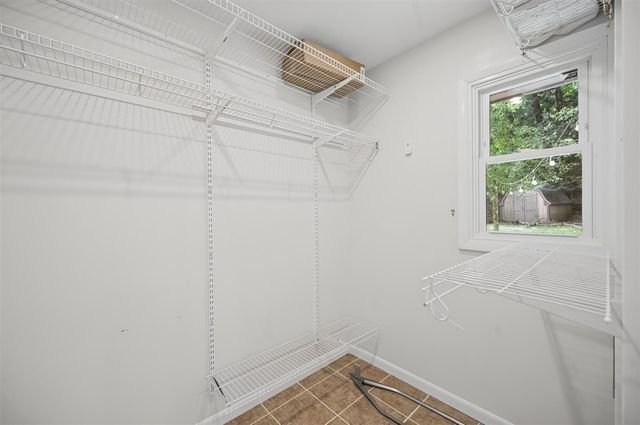 2146 Treehaven Drive, Kalamazoo, MI 49008