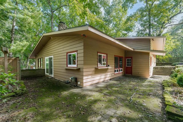 2146 Treehaven Drive, Kalamazoo, MI 49008