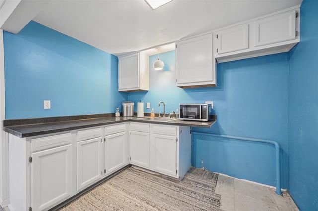 2146 Treehaven Drive, Kalamazoo, MI 49008