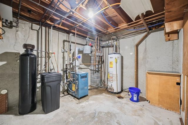 2146 Treehaven Drive, Kalamazoo, MI 49008