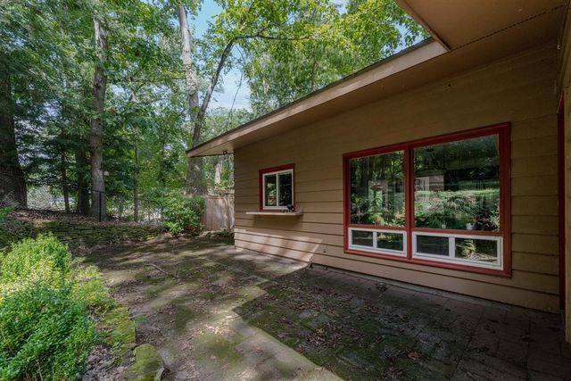 2146 Treehaven Drive, Kalamazoo, MI 49008