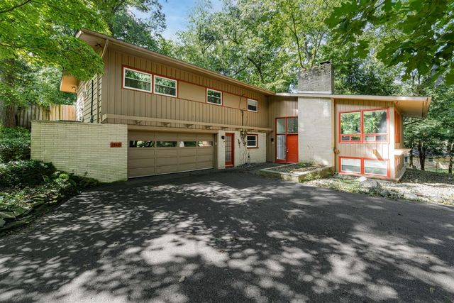 2146 Treehaven Drive, Kalamazoo, MI 49008