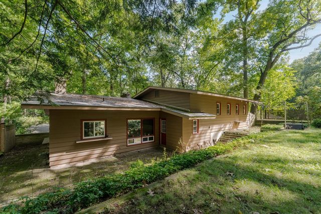 2146 Treehaven Drive, Kalamazoo, MI 49008