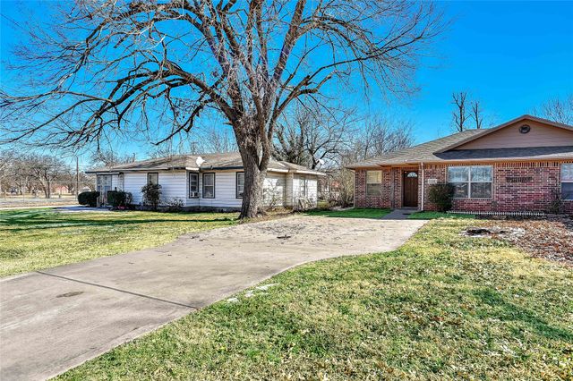 1110-1112 N Main Street, Bonham, TX 75418