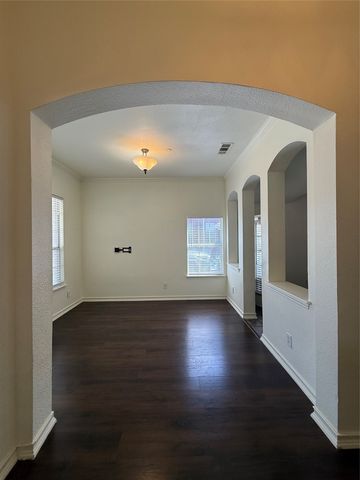 555 Southridge Way, Irving, TX 75063