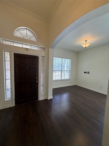 555 Southridge Way, Irving, TX 75063