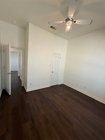 555 Southridge Way, Irving, TX 75063