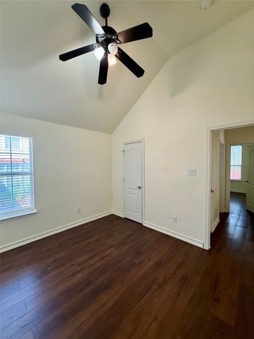 555 Southridge Way, Irving, TX 75063