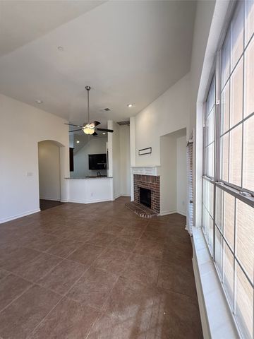 555 Southridge Way, Irving, TX 75063
