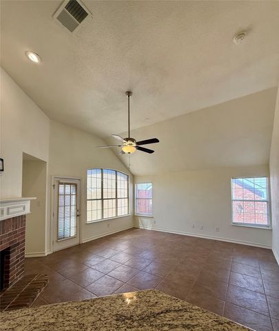 555 Southridge Way, Irving, TX 75063